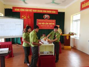 A group of people in uniform standing in a room

AI-generated content may be incorrect.